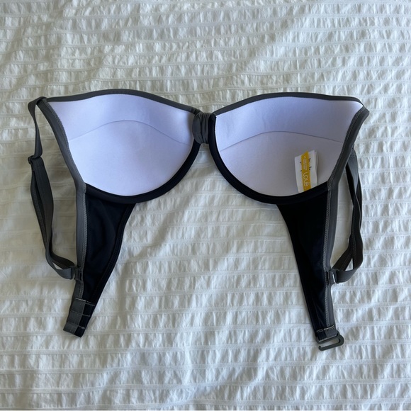 NWOT Lolë Maldives D-Cup Bikini Top in Black and Grey, S - Picture 9 of 12